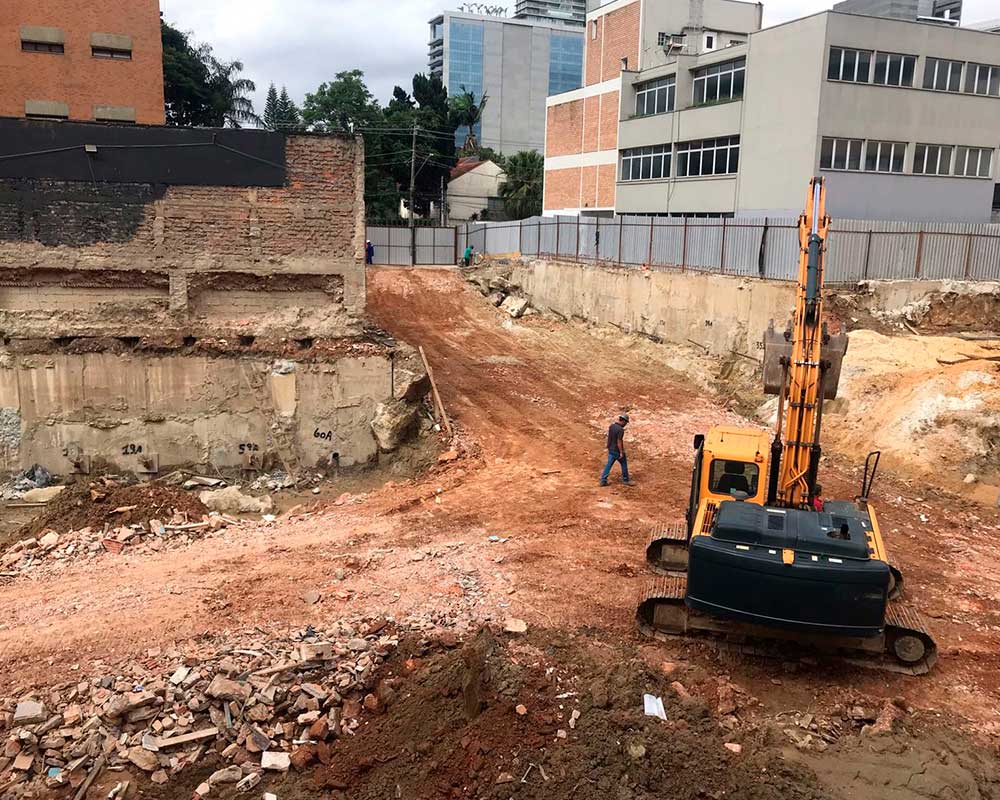 Obras | Março