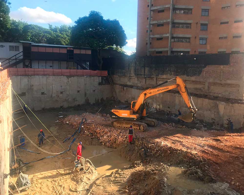 Obras | Março